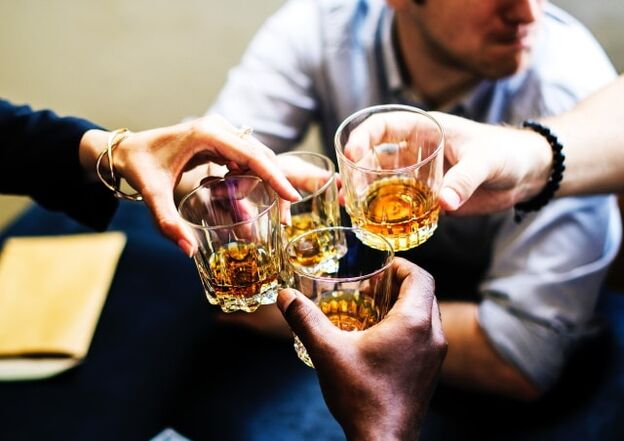 consumul de alcool într-o companie mare